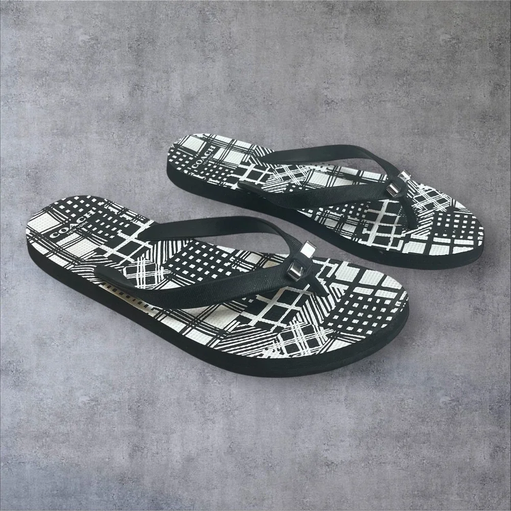 Coach Geometric Black Flip Flop Thong Sandals Womens 9-10 Silver Bow Detail